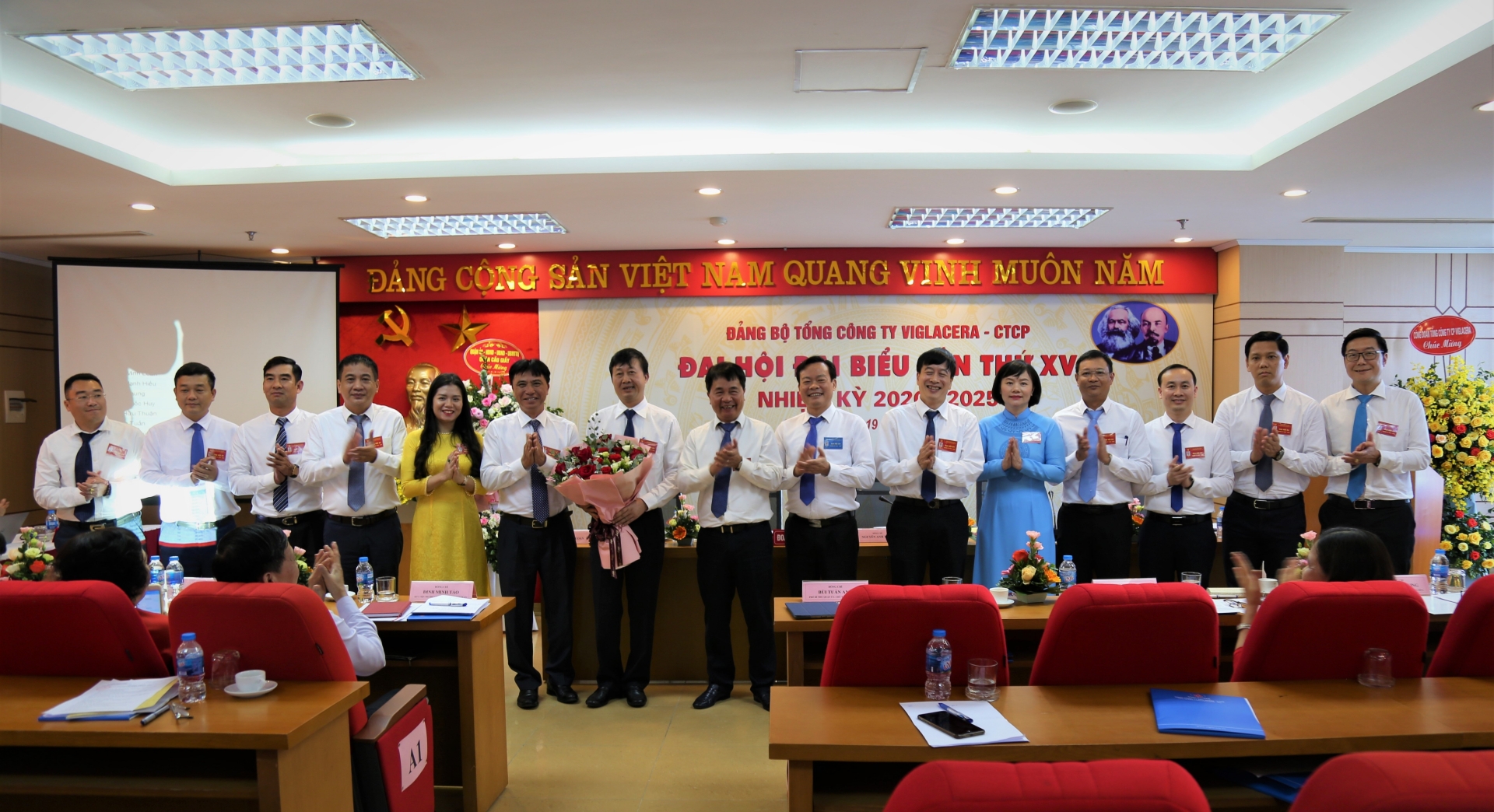 Đại hội đại biểu lần thứ XV Đảng bộ Tổng Công ty Viglacera – CTCP, nhiệm kỳ 2020 – 2025 thành công tốt đẹp